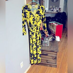 Hue style dress size medium brand new